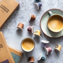 De Koffiejongens - Proefpakket - Nespresso Cups - 100% Biologisch Afbreekbaar - 6x10 Cups - Nespresso Compatible -Koffie Discountwinkel 1200x1200 11
