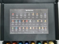 Koffie Proeverij Pakket Groot 40 Stuks Verschillende Smaken Met Mystery Card 'Get Well Soon' Met Persoonlijke (video) Boodschap | Verjaardag | Sinterklaas | Kerstpakket | Vaderdag | Moederdag | Jubileum | Valentijnsdag -Koffie Discountwinkel 1200x899 1