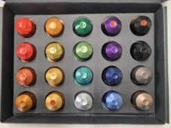 Koffie Proeverij Pakket Met 20 Stuks Verschillende Smaken En Mystery Card 'Enjoy The Sweet Moment' Met Persoonlijke (video) Boodschap | Verjaardag | Sinterklaas | Kerstpakket | Vaderdag | Moederdag | Jubileum | Valentijnsdag 9 Koffie Proeverij Pakket Met 20 Stuks Verschillende Smaken En Mystery Card 'Enjoy The Sweet Moment' Met Persoonlijke (video) Boodschap | Verjaardag | Sinterklaas | Kerstpakket | Vaderdag | Moederdag | Jubileum | Valentijnsdag -Koffie Discountwinkel 1200x899